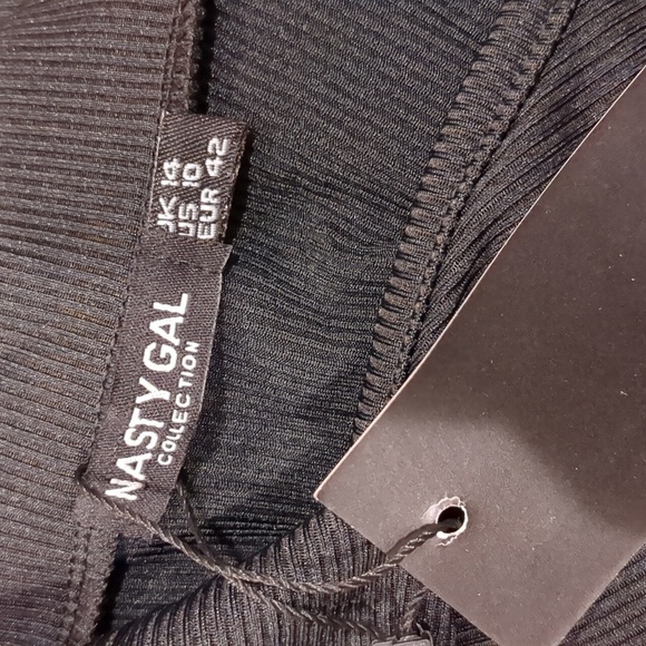 Nasty Gal Collar Back Girl Sleeveless Ribbed Crop Top in Black size 10 - Picture 3 of 5